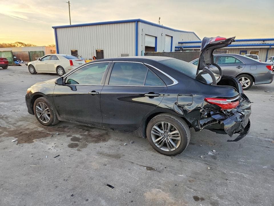 2017 TOYOTA CAMRY SE 2