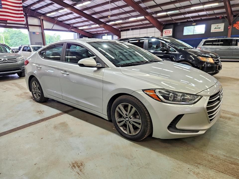 2018 HYUNDAI ELANTRA SEL 4