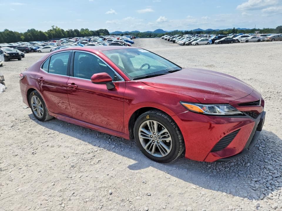 2018 TOYOTA CAMRY SE 4