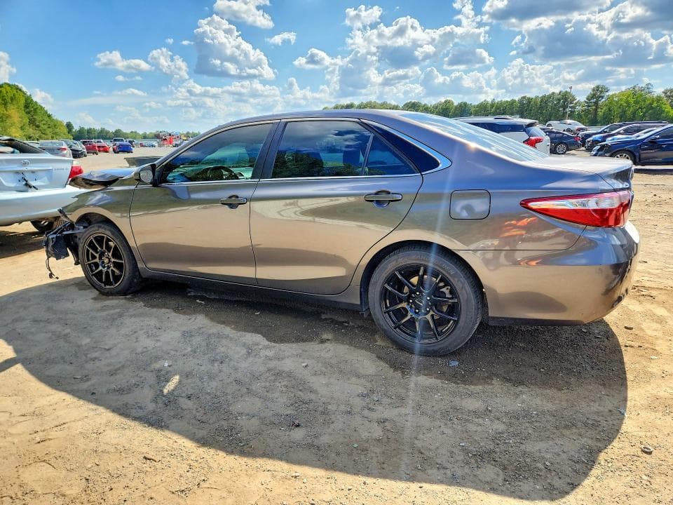 2017 TOYOTA CAMRY LE 2
