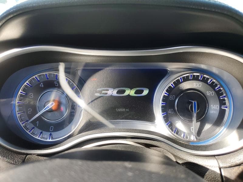 2018 CHRYSLER 300 LIMITED 9