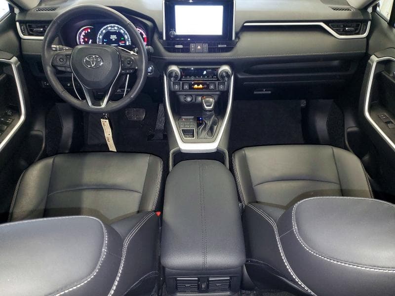 2024 TOYOTA RAV4 XLE PREMIUM 8