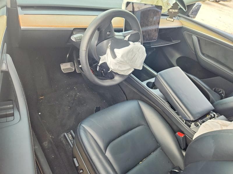 2023 TESLA MODEL Y 8
