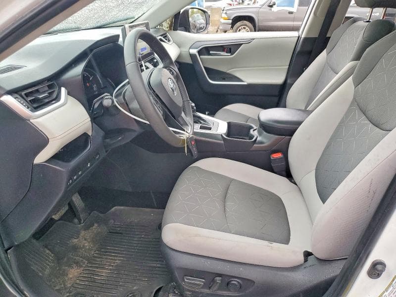 2025 TOYOTA RAV4 XLE 7