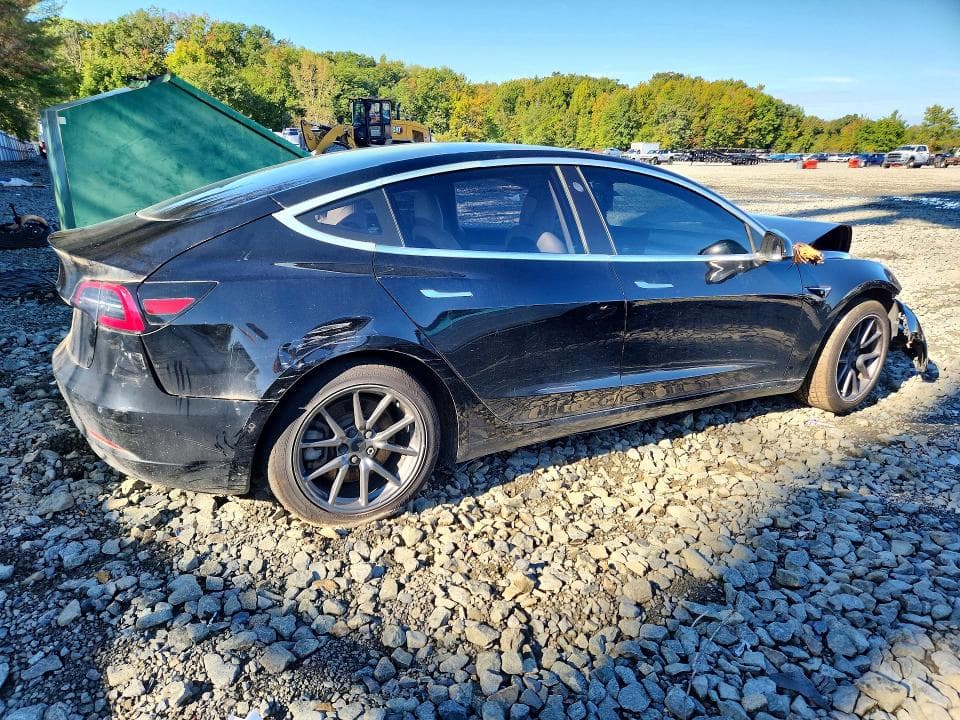 2018 TESLA MODEL 3 3