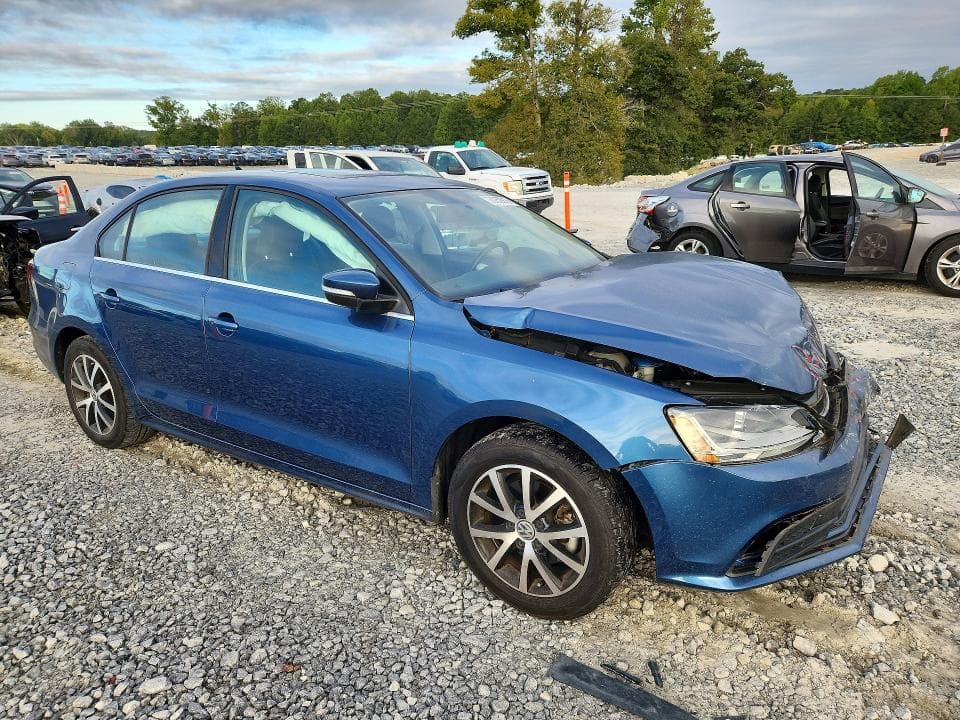 2017 VOLKSWAGEN JETTA SE 4
