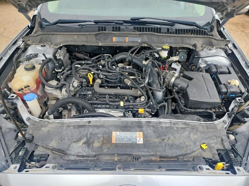 2020 FORD FUSION SE 11