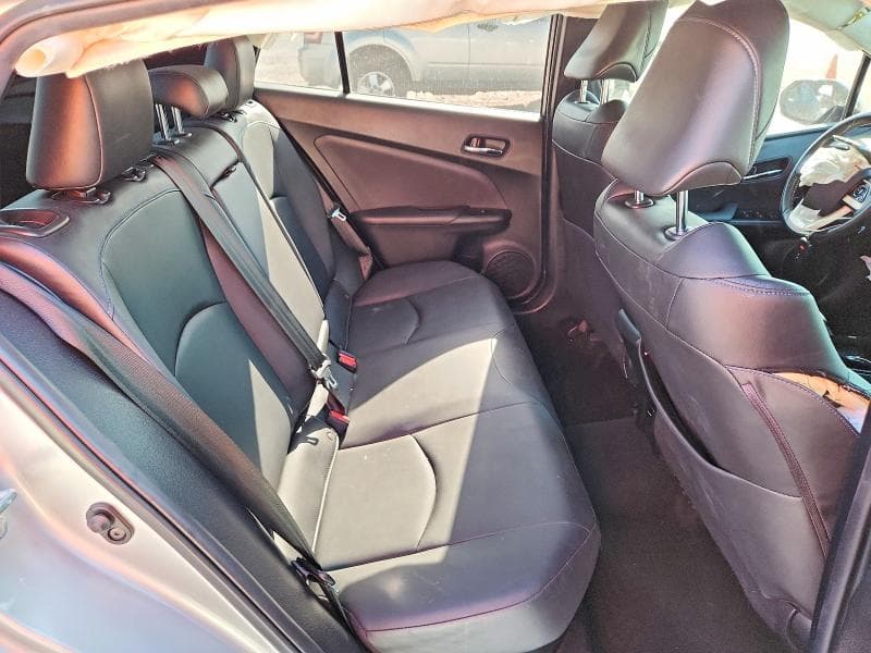 2018 TOYOTA PRIUS FOUR TOURING 10