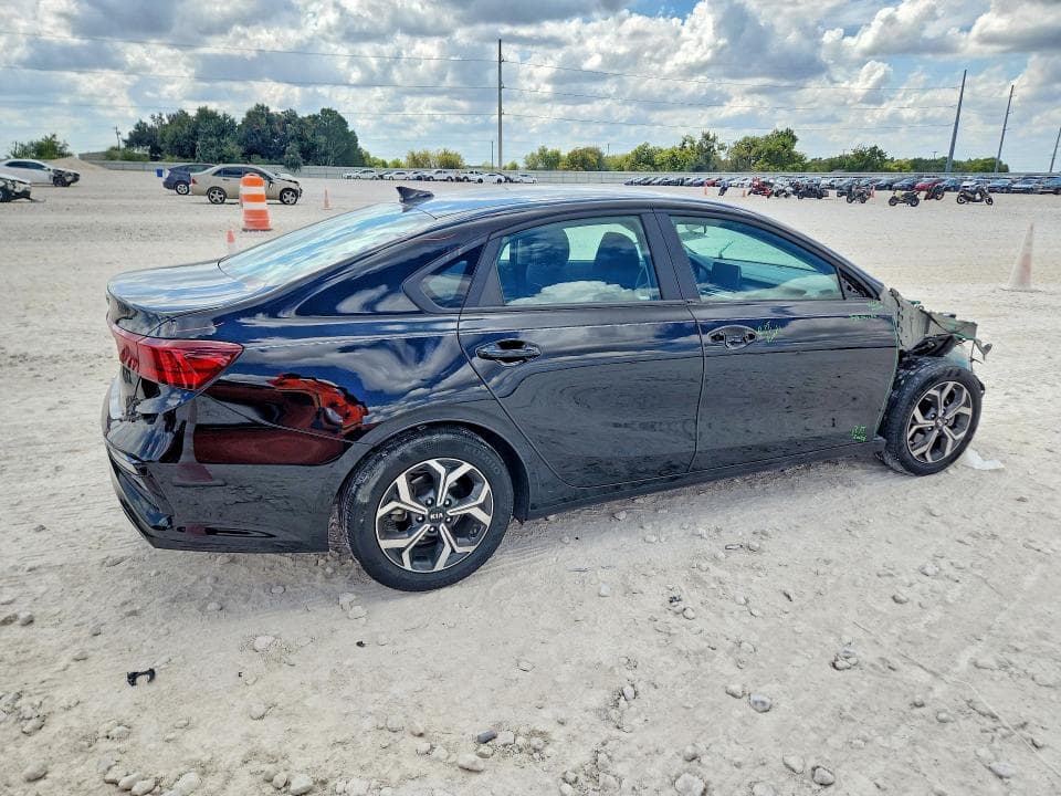 2021 KIA FORTE LXS 3