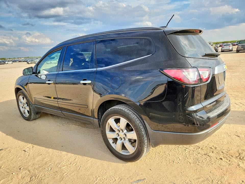 2017 CHEVROLET TRAVERSE LT 2