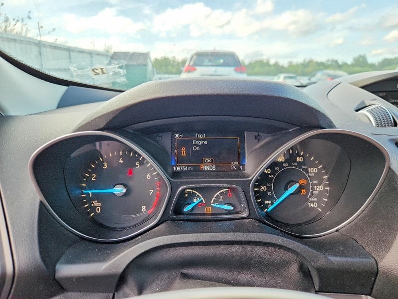 2017 FORD ESCAPE SE 9
