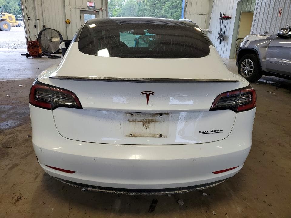 2018 TESLA MODEL 3 6