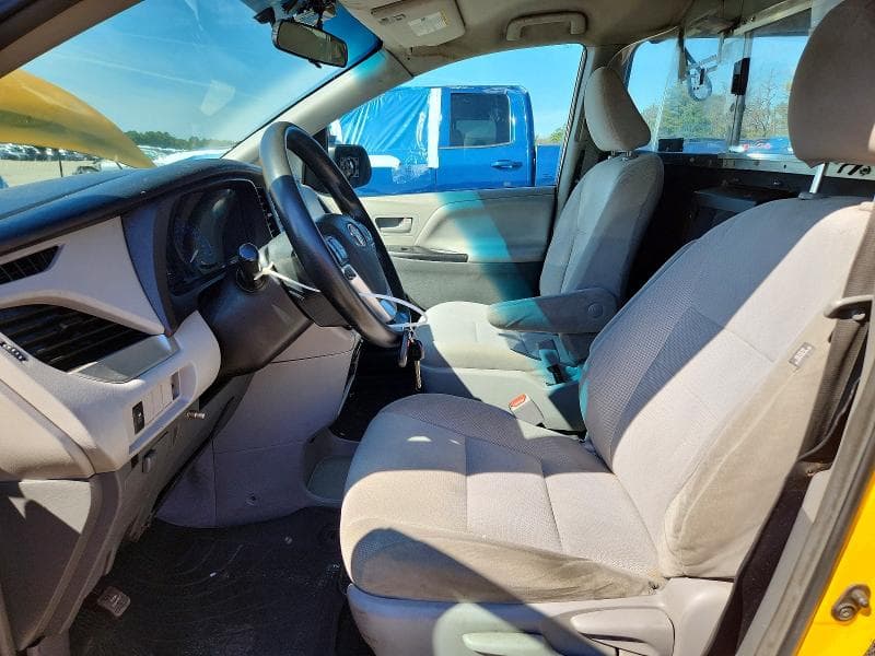 2018 TOYOTA SIENNA L 7