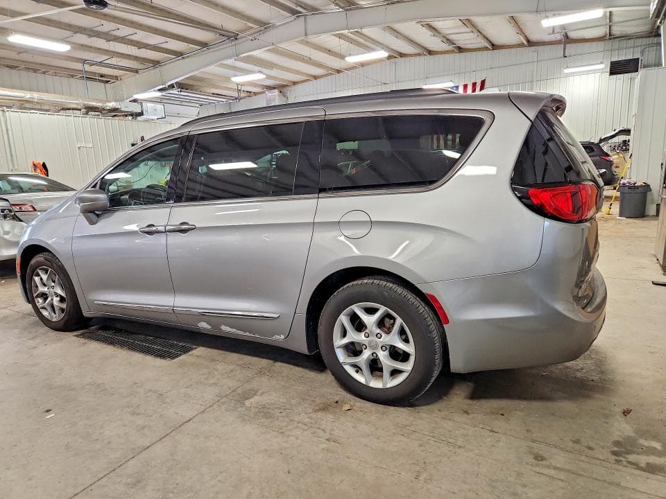 2017 CHRYSLER PACIFICA TOURING L 2