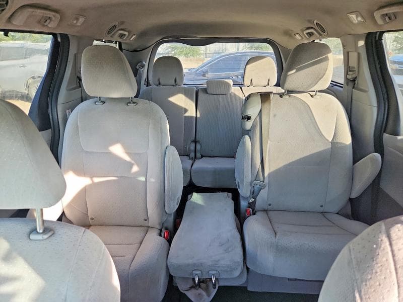 2020 TOYOTA SIENNA LE 10