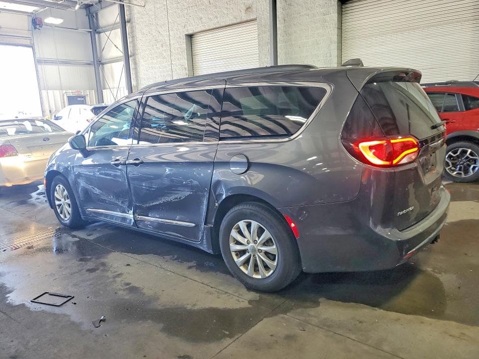 2017 CHRYSLER PACIFICA TOURING L 2