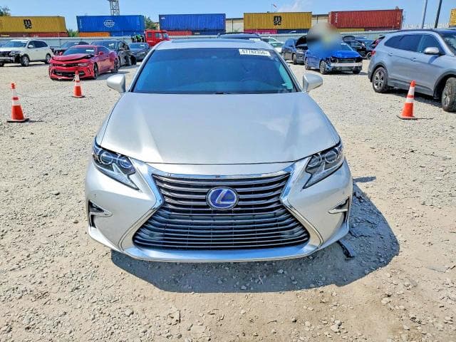 2017 LEXUS ES 300H 5