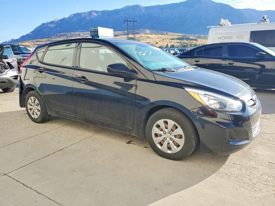 2017 HYUNDAI ACCENT SE 4