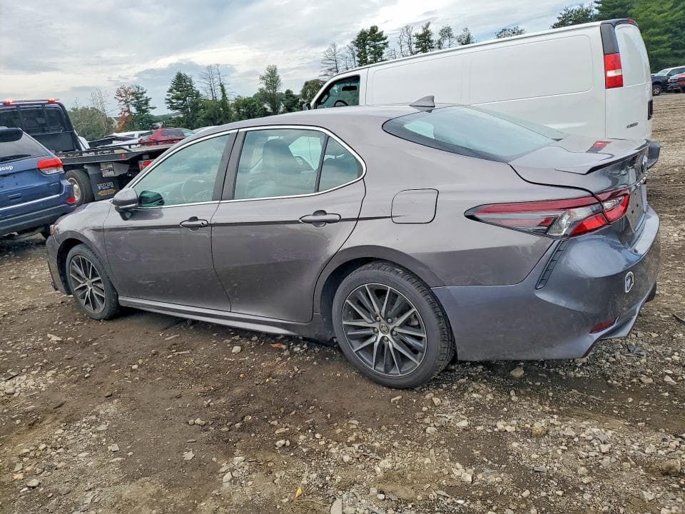 2022 TOYOTA CAMRY SE 2
