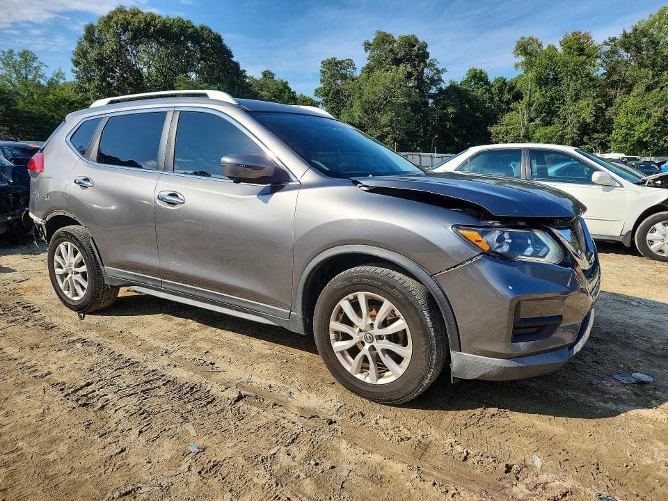 2017 NISSAN ROGUE SV 4