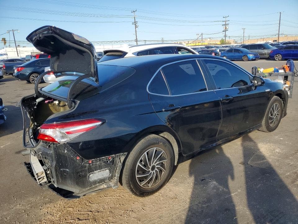2018 TOYOTA CAMRY LE 3