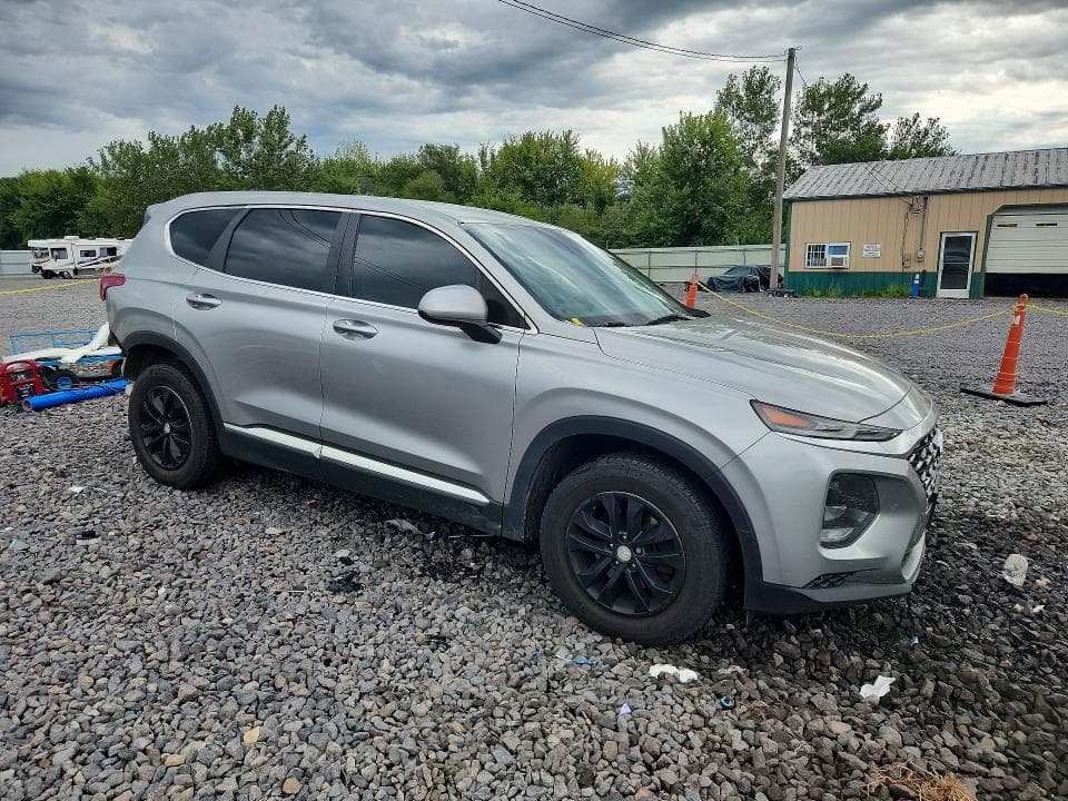 2020 HYUNDAI SANTA FE SE 4