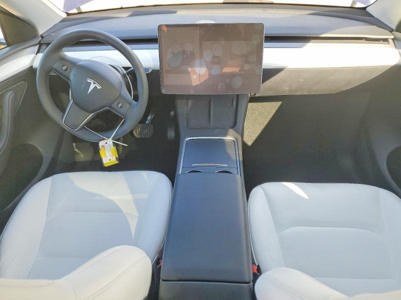 2024 TESLA MODEL Y 8