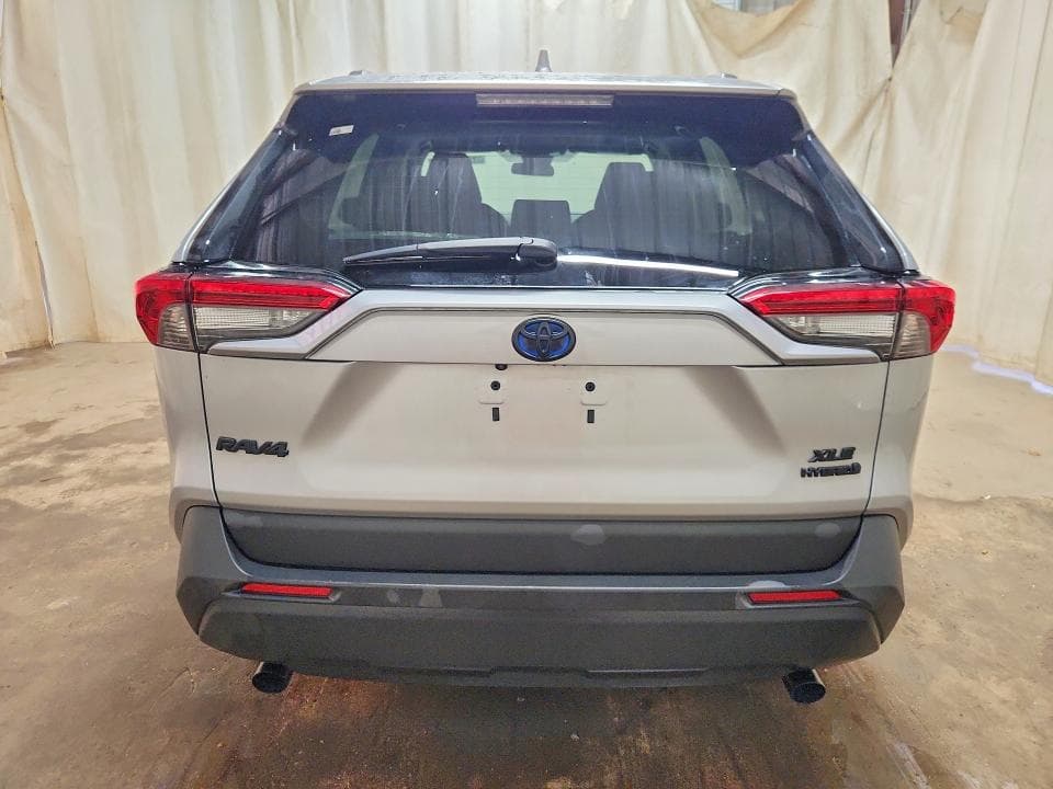 2024 TOYOTA RAV4 XLE PREMIUM 6