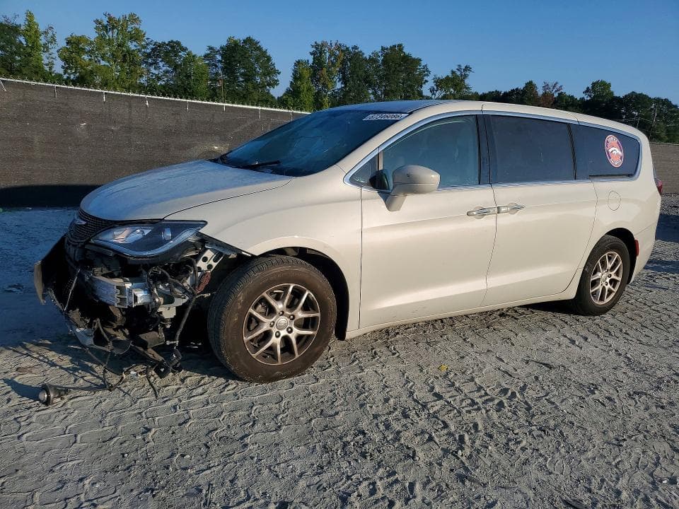 2020 CHRYSLER PACIFICA TOURING - 1