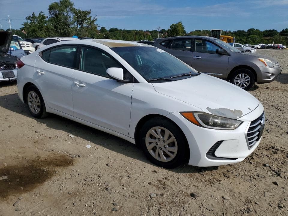 2017 HYUNDAI ELANTRA SE 4