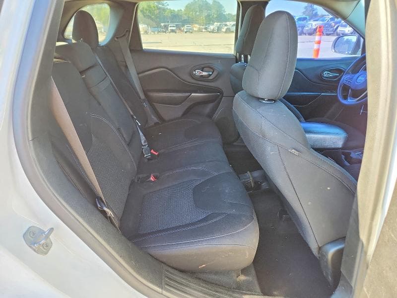 2019 JEEP CHEROKEE LATITUDE 11