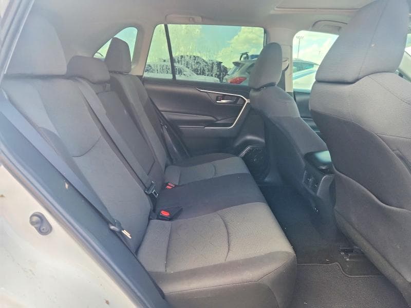 2019 TOYOTA RAV4 XLE 10