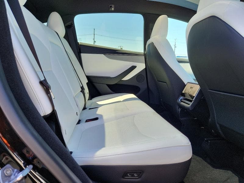2026 TESLA MODEL Y 11