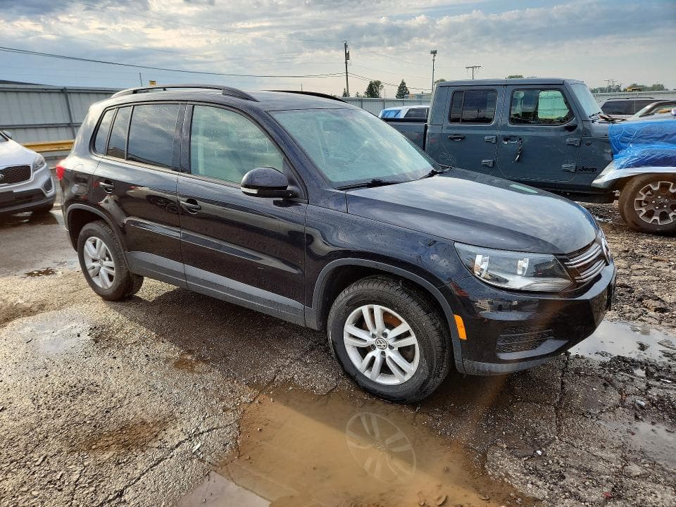 2017 VOLKSWAGEN TIGUAN S 4