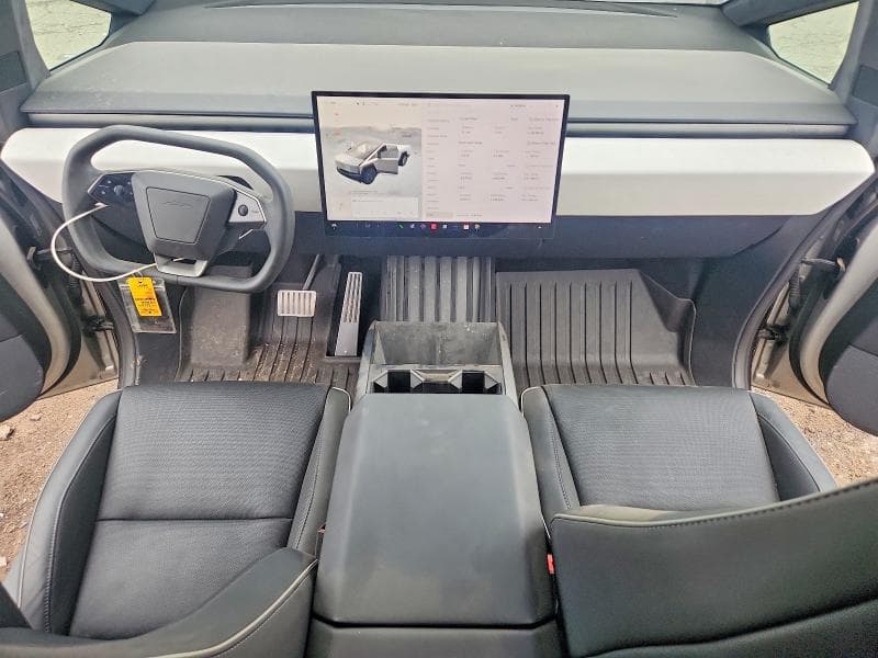 2024 TESLA CYBERTRUCK 8