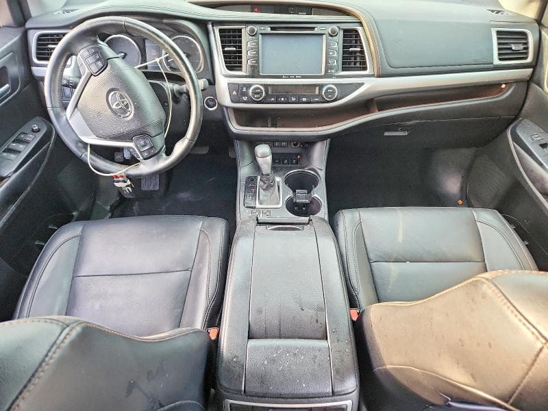 2017 TOYOTA HIGHLANDER XLE 8