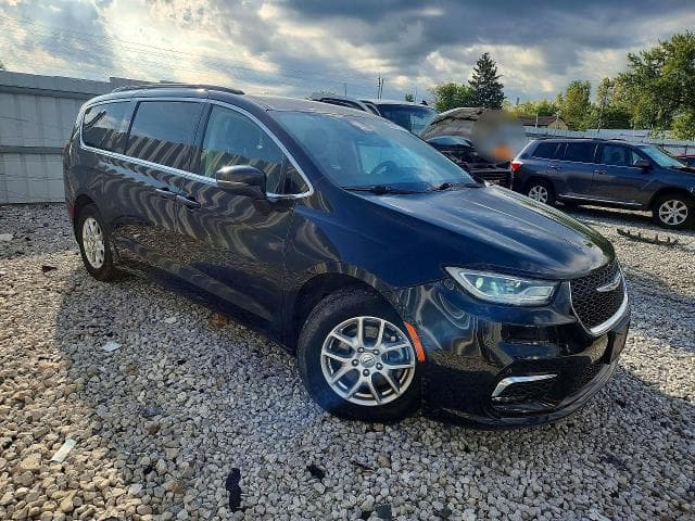 2022 CHRYSLER PACIFICA TOURING L 4