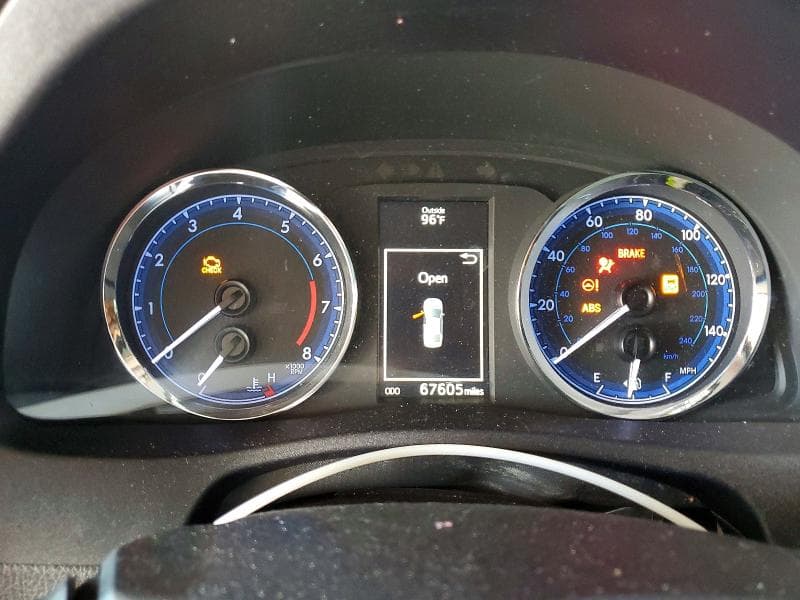 2018 TOYOTA COROLLA SE 9