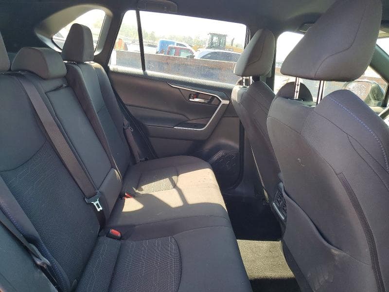 2022 TOYOTA RAV4 SE 11