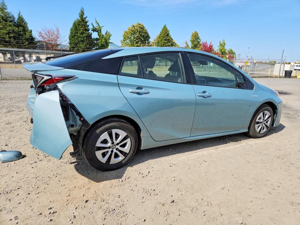 2017 TOYOTA PRIUS THREE 3