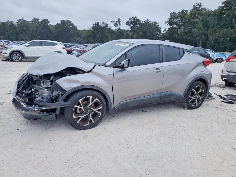 2019 TOYOTA C-HR XLE