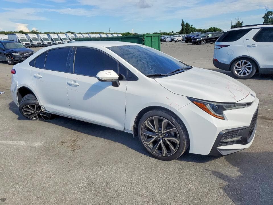 2020 TOYOTA COROLLA SE 4