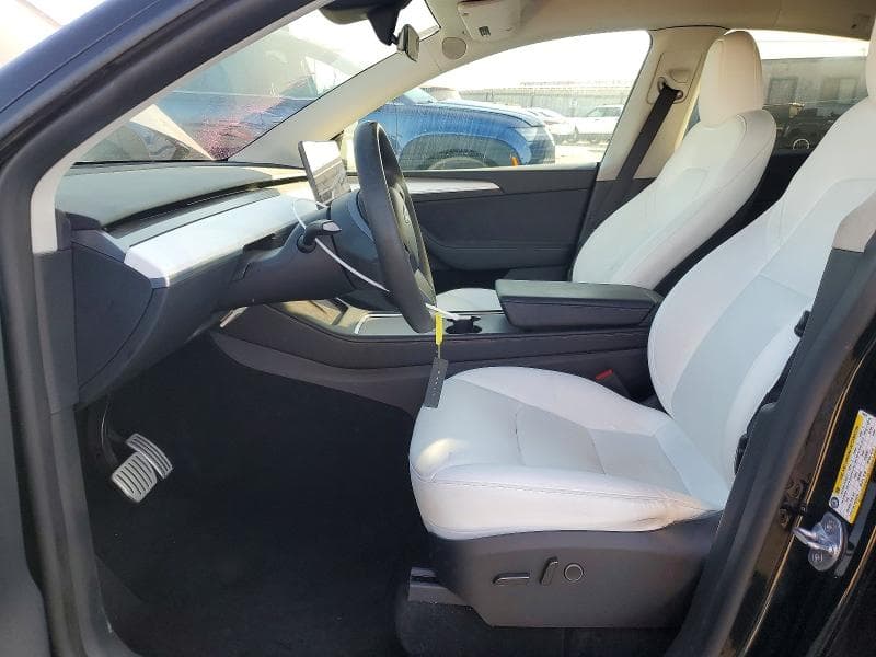 2025 TESLA MODEL Y 7