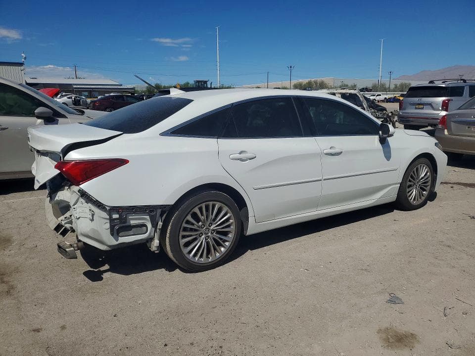 2019 TOYOTA AVALON LIMITED 3