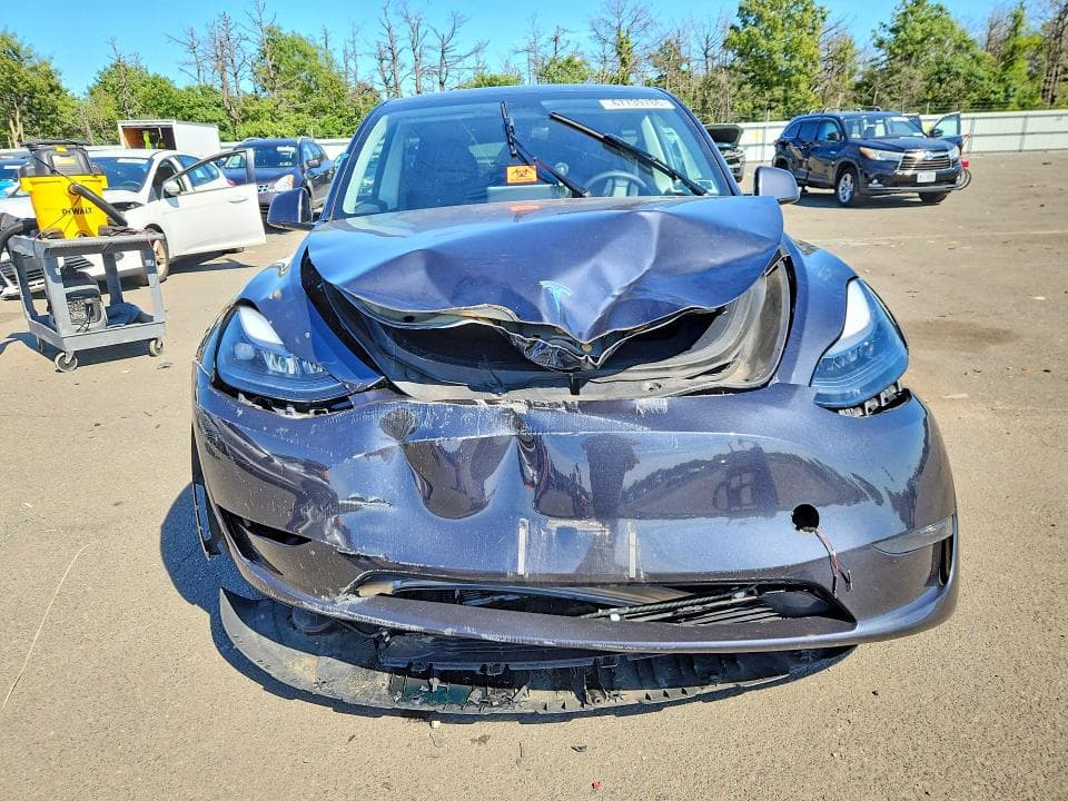 2024 TESLA MODEL Y 5