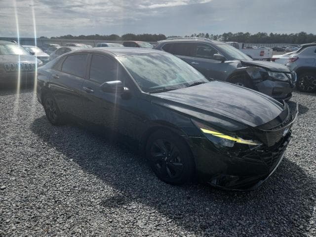 2022 HYUNDAI ELANTRA SEL 4