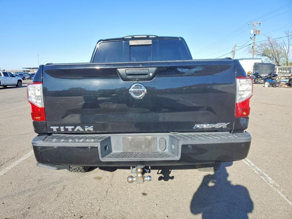 2017 NISSAN TITAN PRO-4X 6