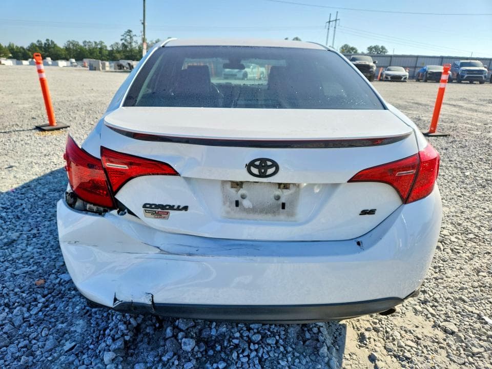 2018 TOYOTA COROLLA SE 6