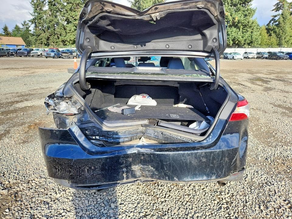 2018 TOYOTA CAMRY LE 6