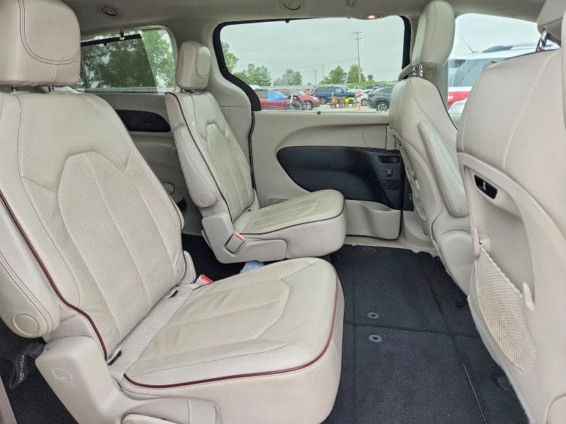 2018 CHRYSLER PACIFICA LIMITED 11